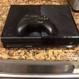 Xbox one and controller